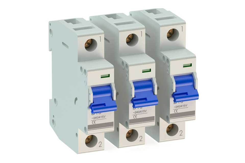 Main d'une personne pointant vers un tableau électrique résidentiel avec disjoncteurs différentiels